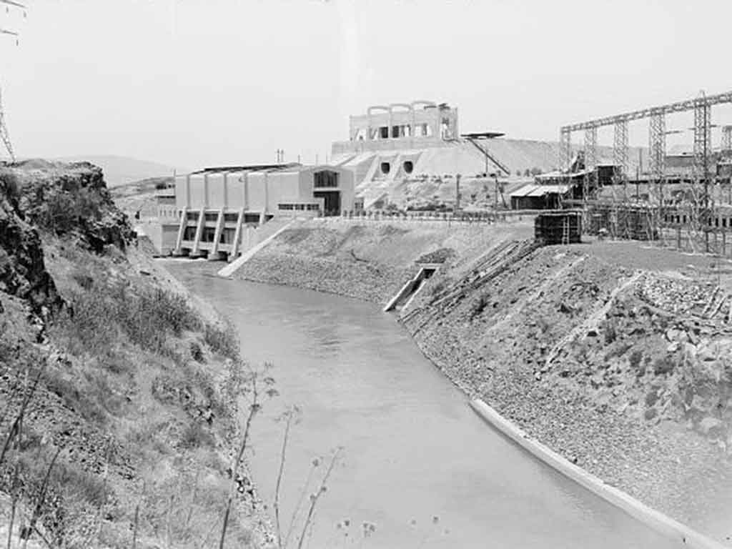 Naharayim electric plant, 1930s (Matson Collection, Library of Congress)
